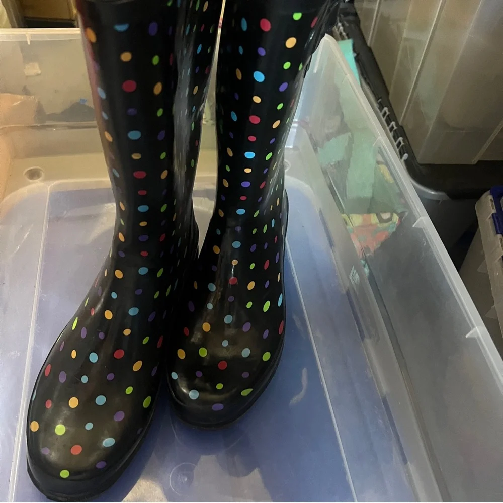 🎄 Western Chief Women's Ditsy Dot City Rain Boot, 9 🎅 - Picture 6 of 10